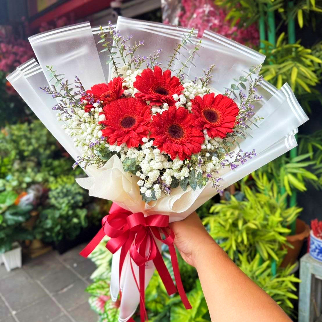 ช่อดอกไม้ "Ruby Spark"
