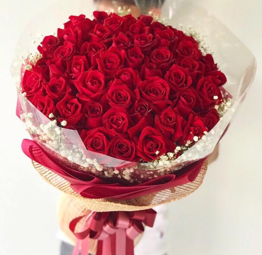 Elegant Bouquet Of 50 Red Roses - April Flora