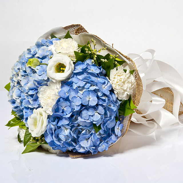 Round Shape Garden Bouquet With Hydrangea And Carnation - April Flora